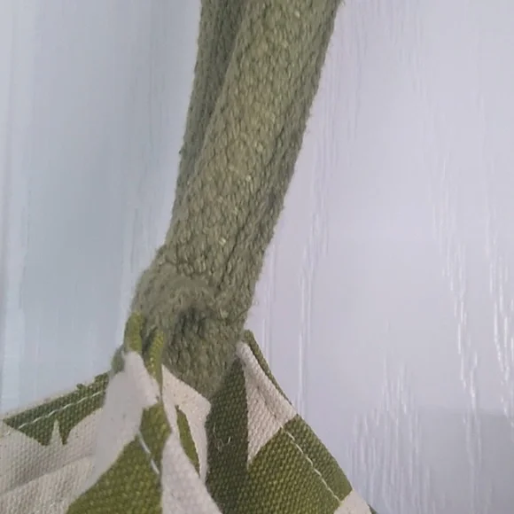 NWT Rock Flower Paper Bucket Bag Tote Chevron Whale Tails - Picture 4 of 7